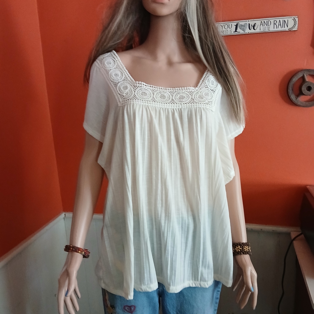 New York Laundry Cream Flutter Sleeve Blouse with Bib Collar